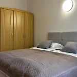 Appartement Awesome In With Wifi Krnica